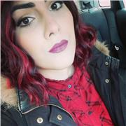 Laureata in lingue straniere, madrelingua francese